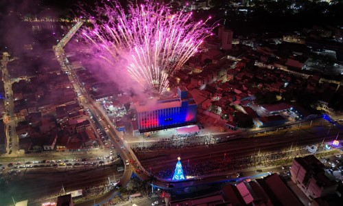 Barra Mansa terá Cantata de Natal com espetáculo de luz e som no prédio da Prefeitura